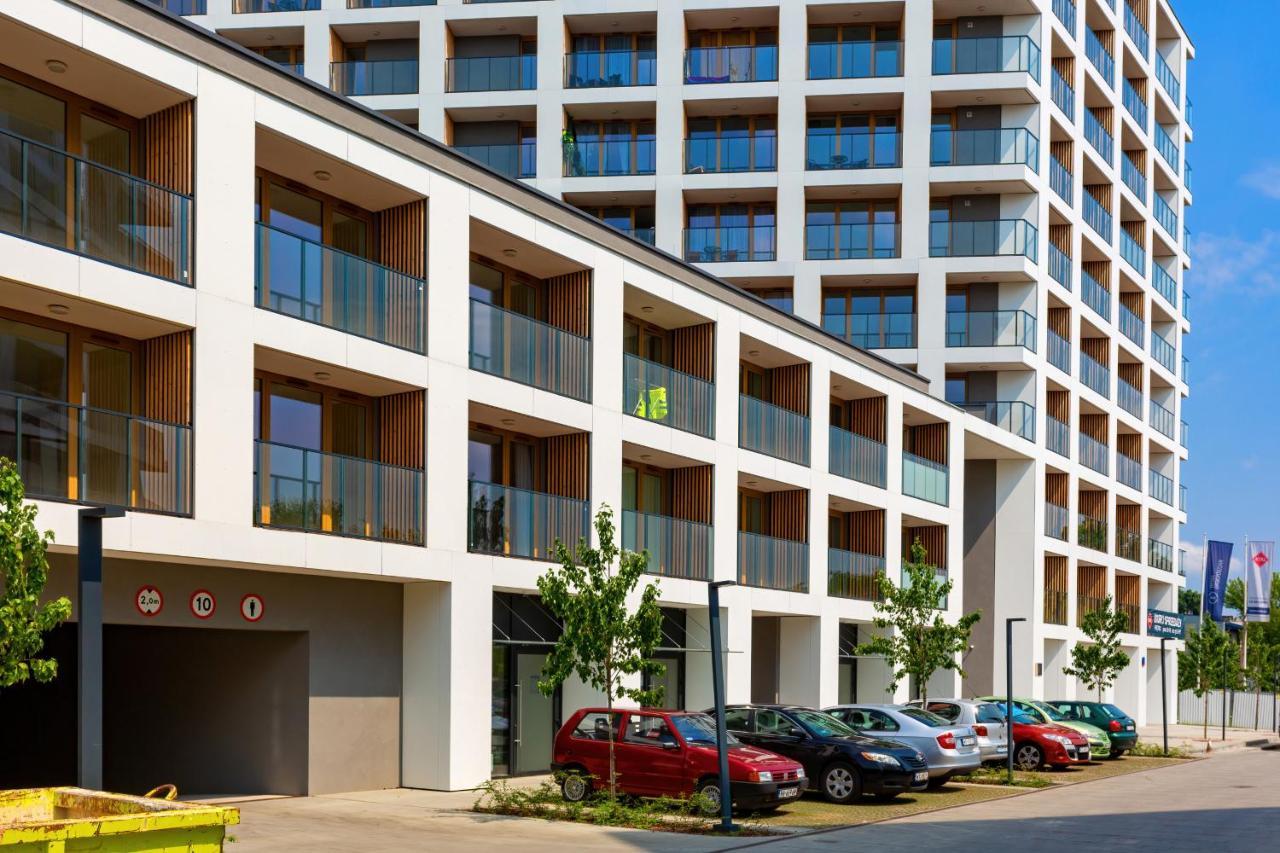 Warsaw Praga Kokoryczki Apartments With Parking By Noclegi Renters Varsóvia Exterior foto