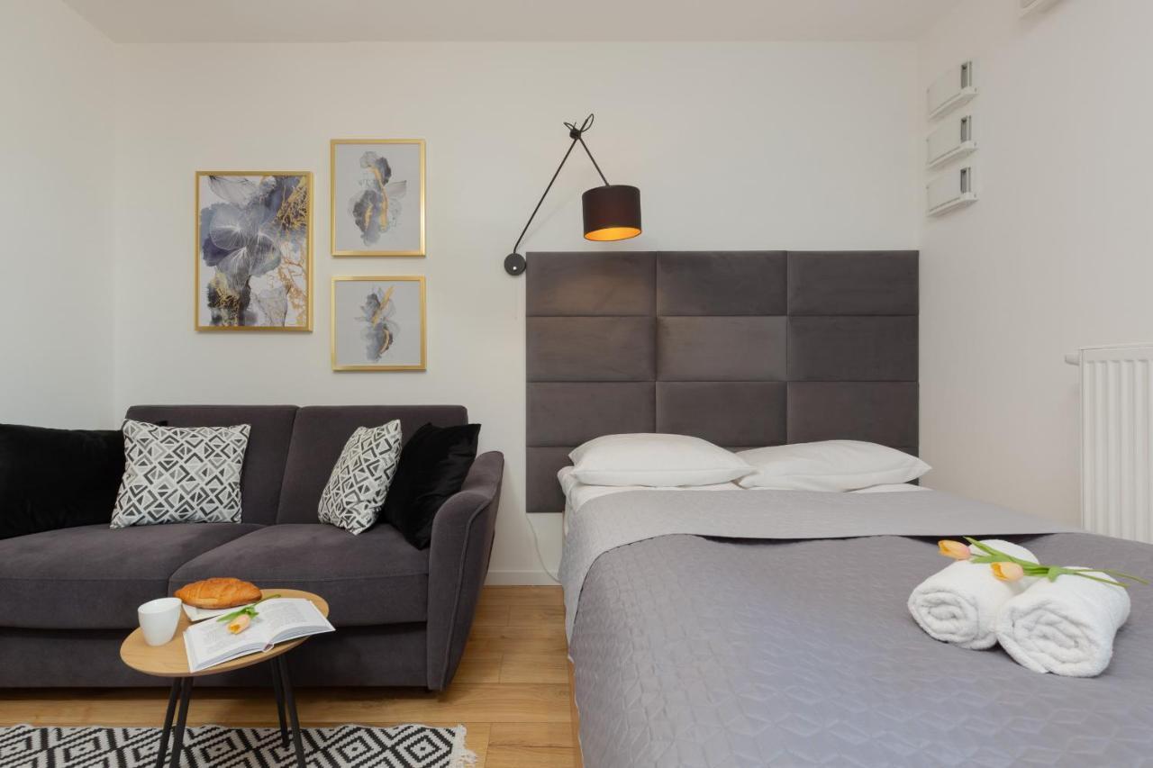Warsaw Praga Kokoryczki Apartments With Parking By Noclegi Renters Varsóvia Exterior foto